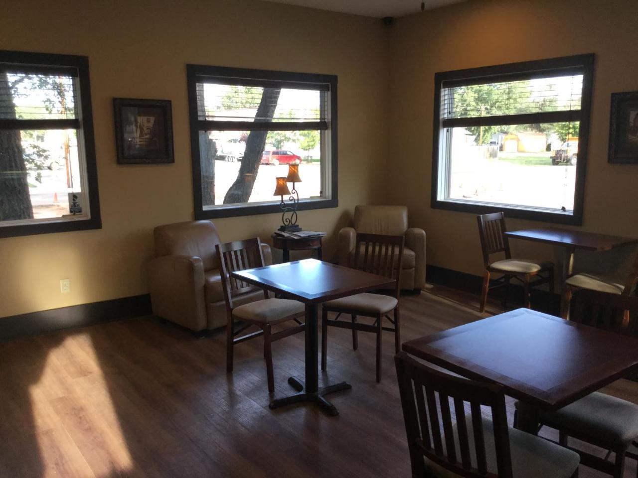 Sagebrush Inn & Suites Broadus Экстерьер фото