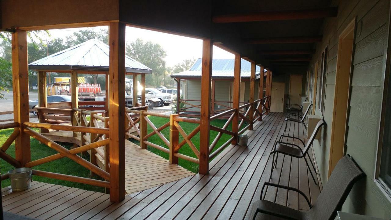 Sagebrush Inn & Suites Broadus Экстерьер фото